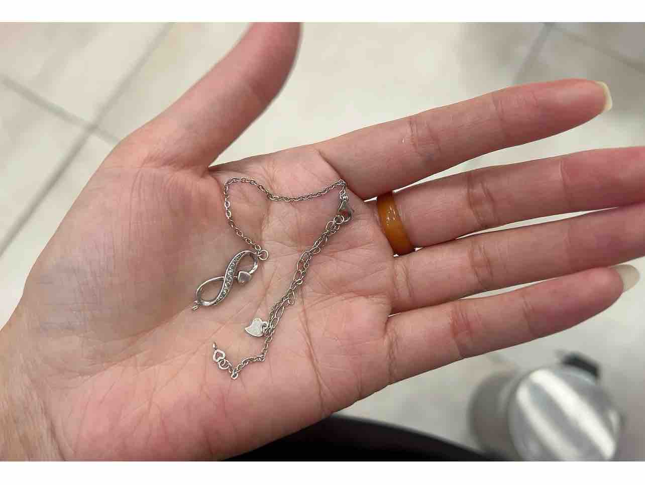 Cô gái đến từ hôm qua