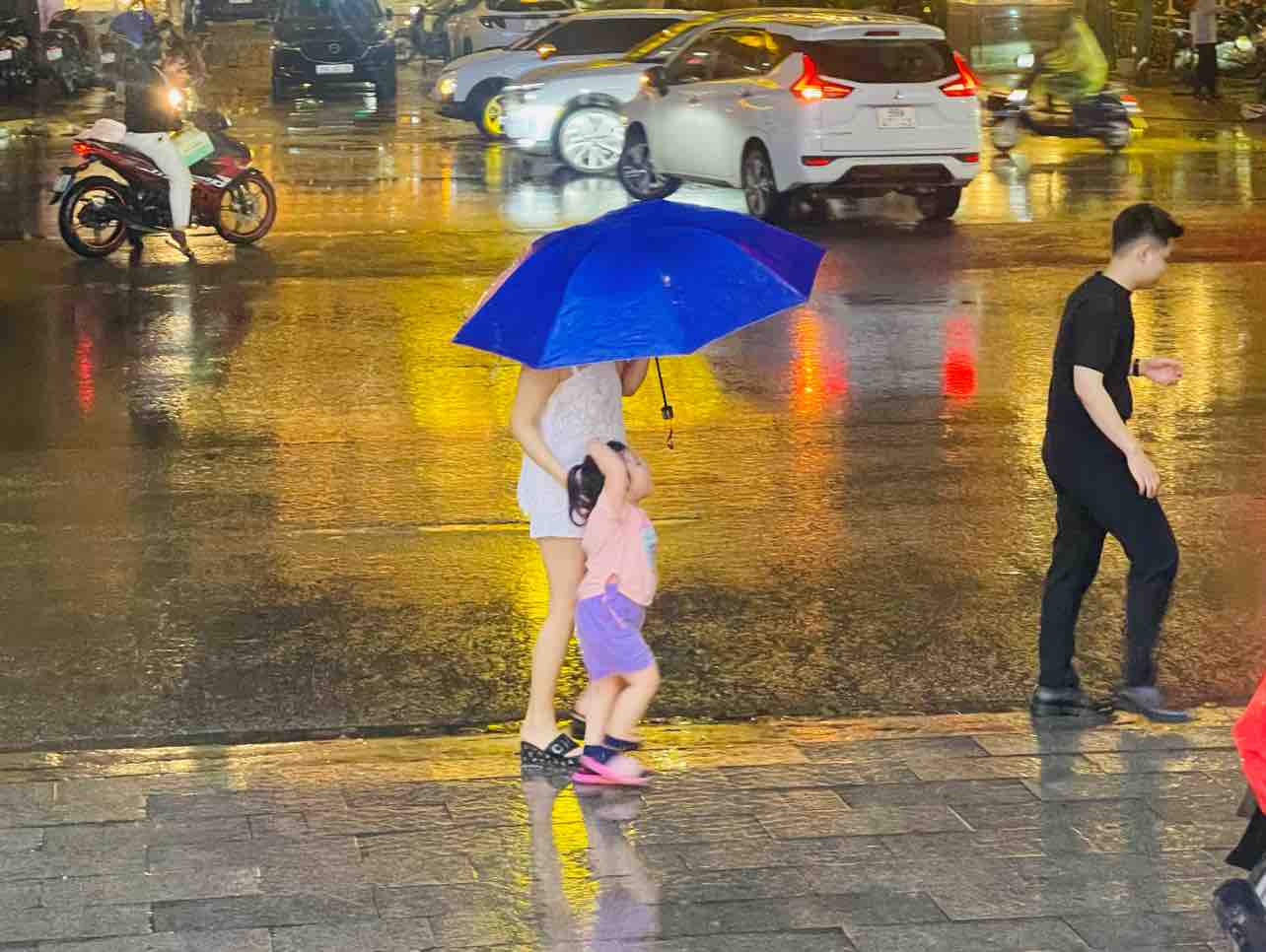 MƯA CHIỀU